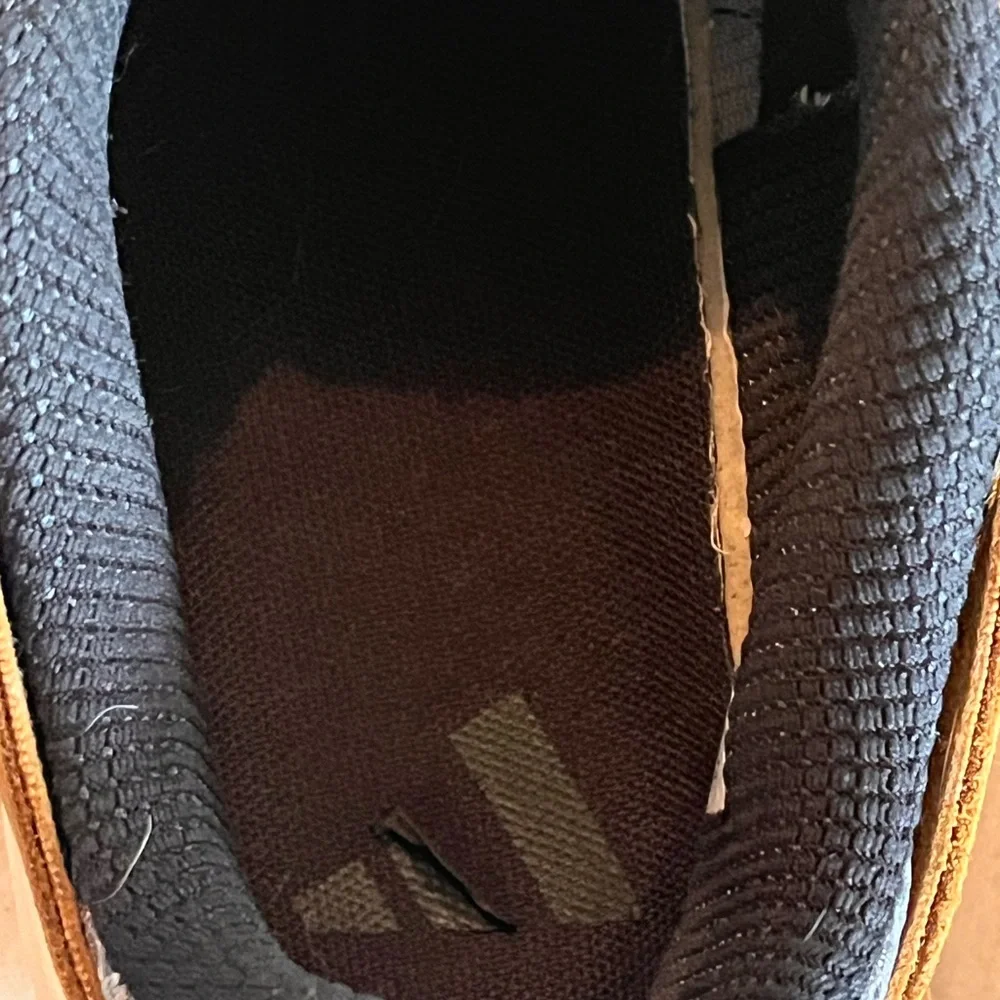 Adidas men’s kantai trail sneaker Black and Brown sneaker size 11